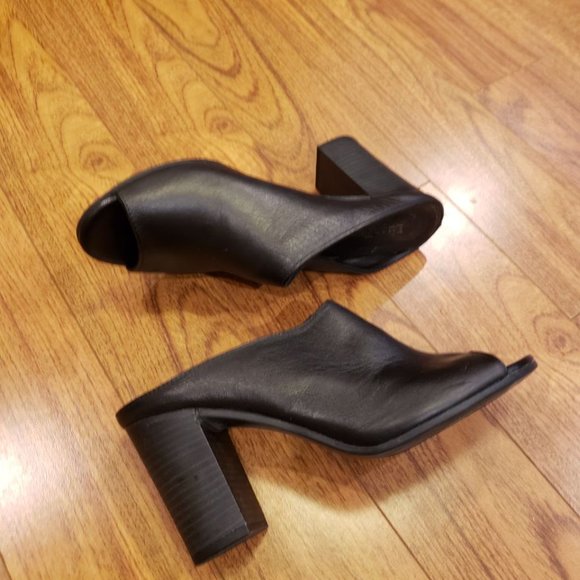 Leather shoes - Picture 3 of 3